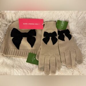 NWT Kate Spade Tech-Friendly Gloves and hat set with stitched bows and gift box
